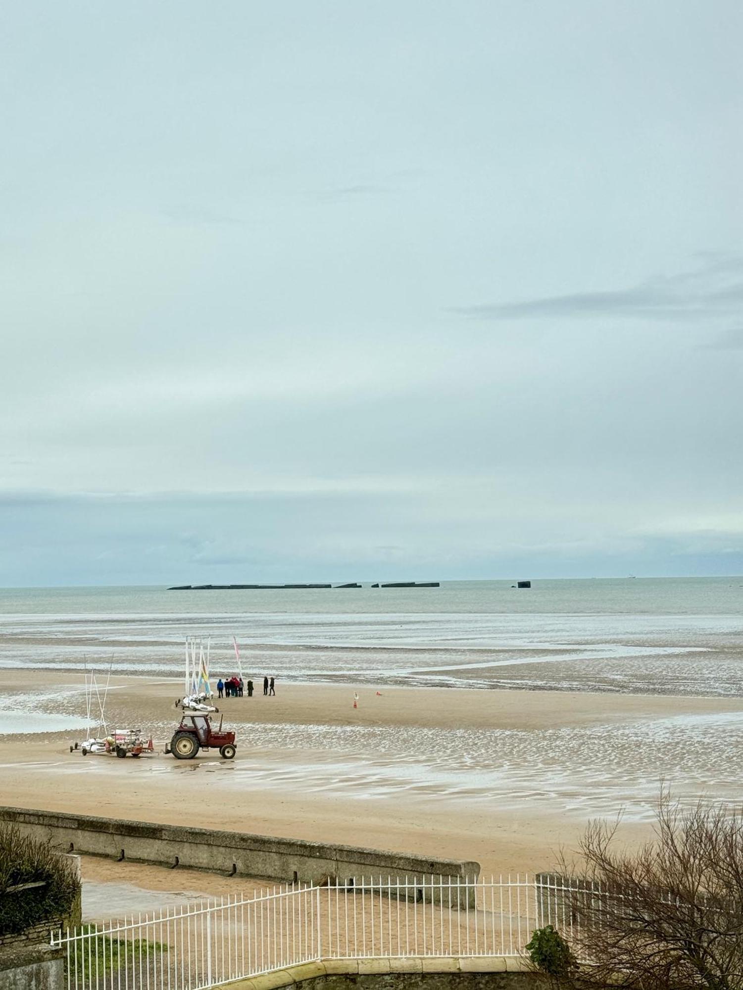 Sunny Apt On D-Day Beach With Parking Saint-Côme-de-Fresné Exteriör bild