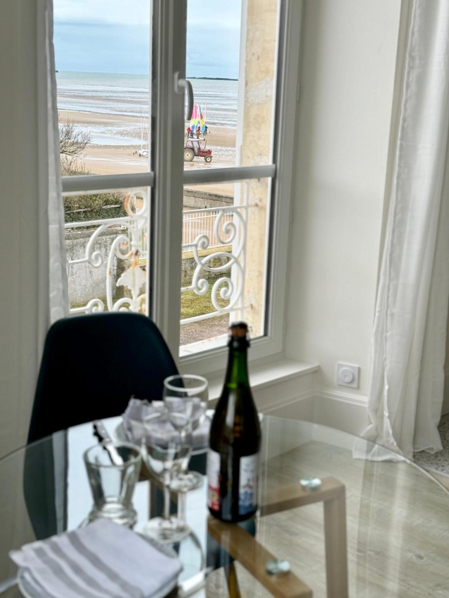 Sunny Apt On D-Day Beach With Parking Saint-Côme-de-Fresné Exteriör bild